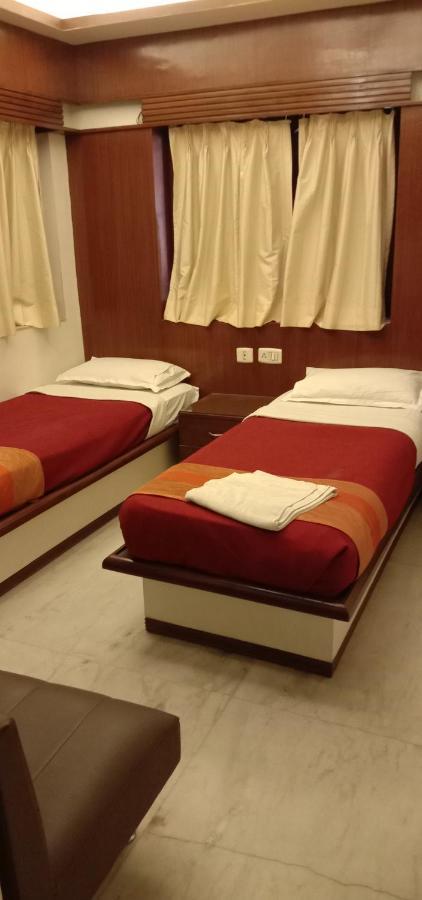 Hotel Aston Калькутта Экстерьер фото