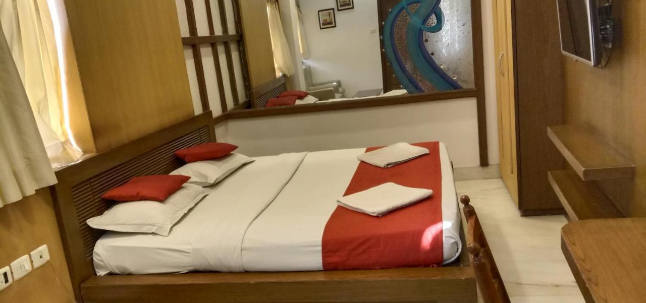Hotel Aston Калькутта Экстерьер фото