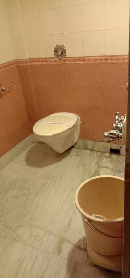 Hotel Aston Калькутта Экстерьер фото