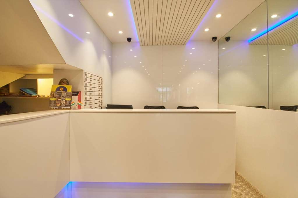 Hotel Aston Калькутта Интерьер фото